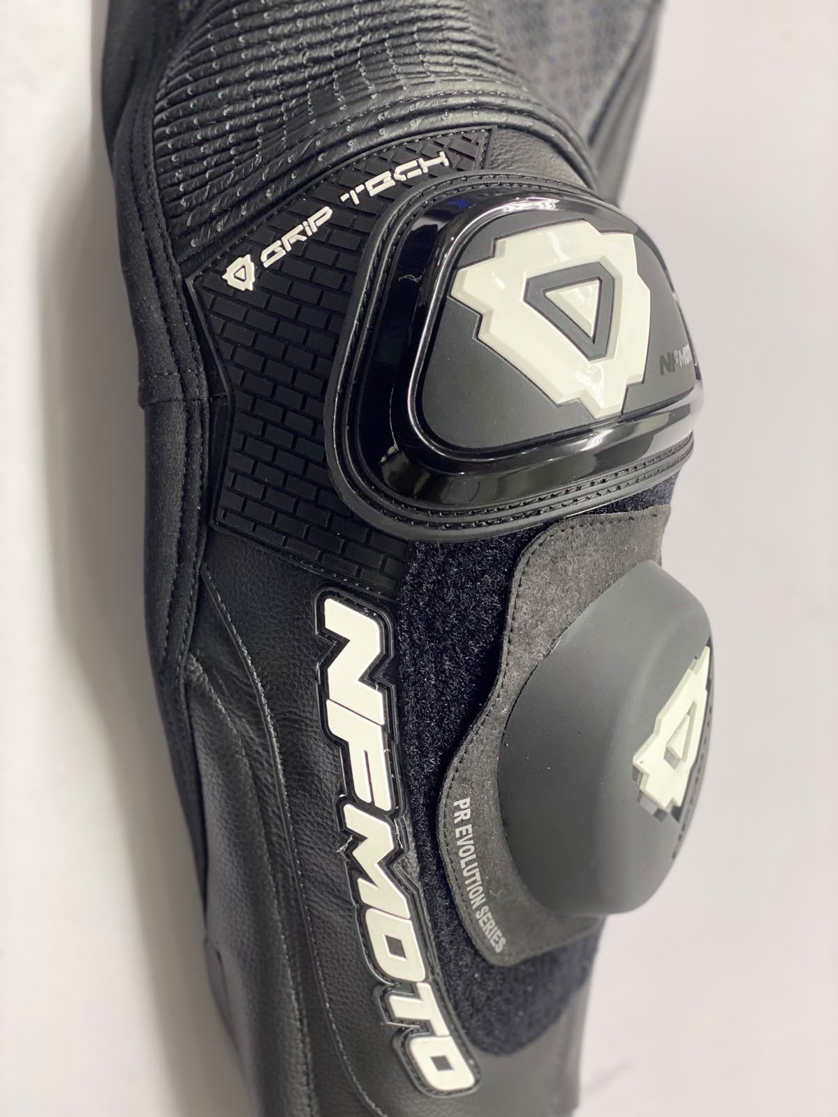 NFmoto custom leather race suit, detail view